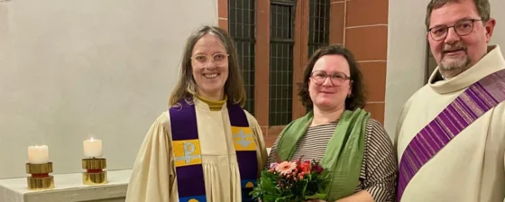 Sandra Fricke (Mitte) mit Proseniorin Tabea Schwarzkopf (Kirchenkreis Erfurt) sowie Diakon Matthias Burkert vom katholischen Pfarramt St. Laurentius Erfurt.