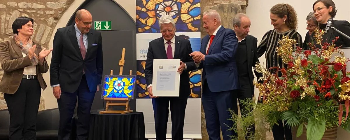 Bundespräsident Joachim Gauck mit der LutherRose.